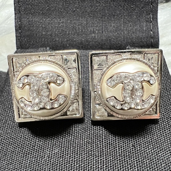 CHANEL Stud Earrings-Authentic Silver/Crystal & Pearly White(.75”x.75”x.5”) NIB - Picture 1 of 17